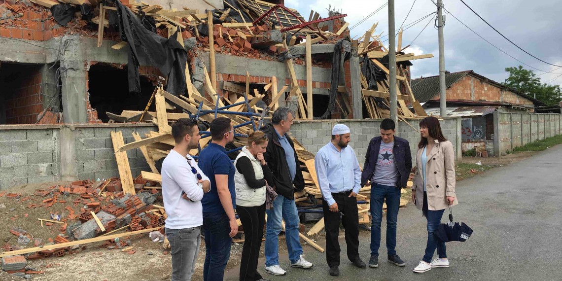 Delegacija Pokreta slobodnih građana posetila srušeni mesdžid Zemun Polju